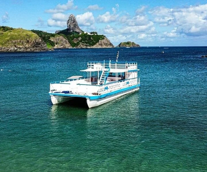 Barco Entardecer VIP em Fernando de Noronha