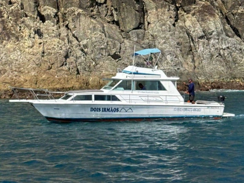 Lancha Dois Irmãos em Fernando de Noronha