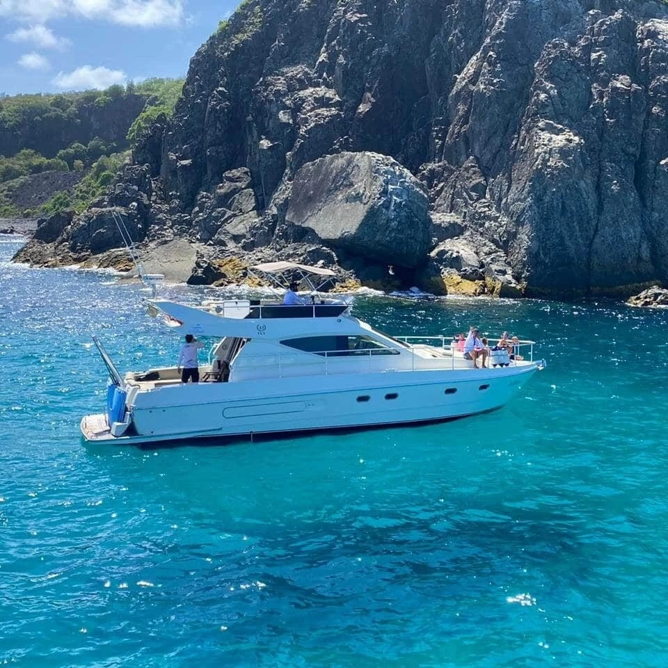 Lancha Flamboat em Fernando de Noronha
