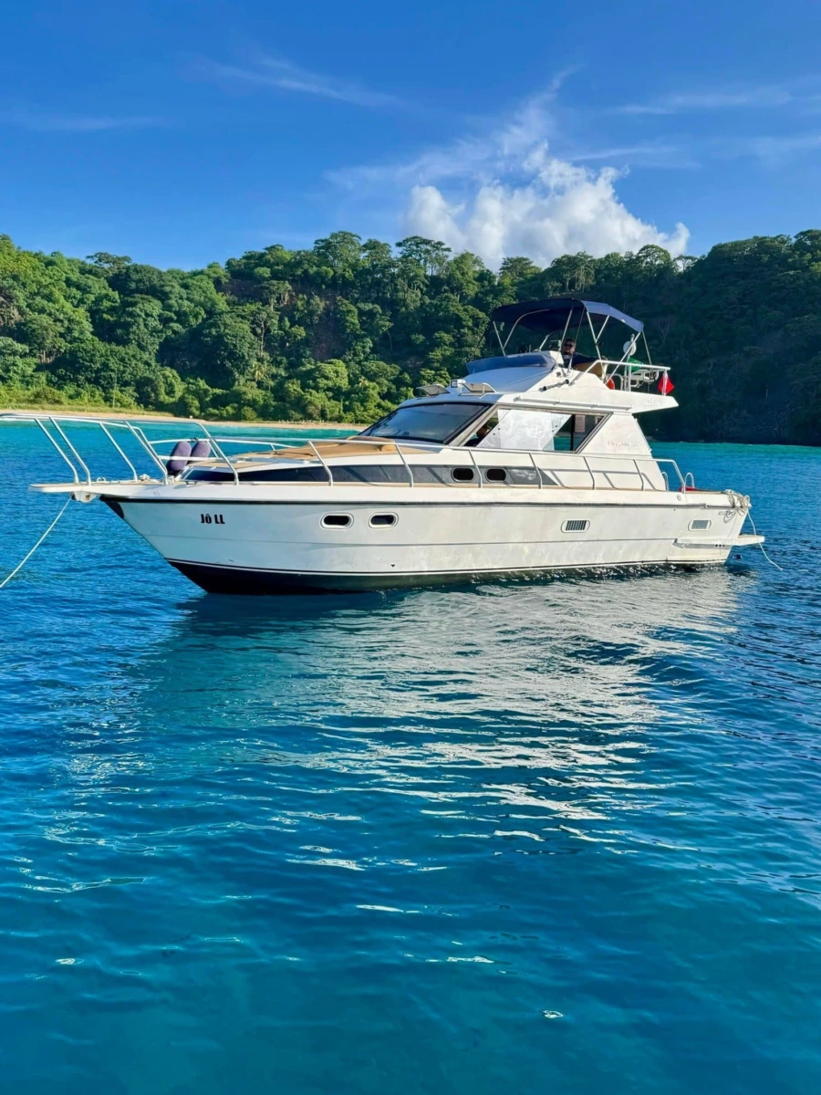 Lancha Jô LL em Fernando de Noronha