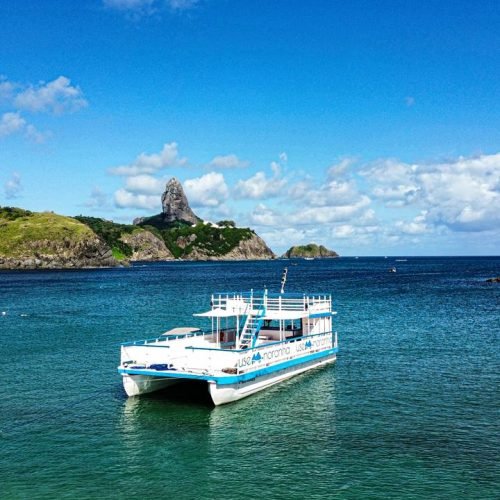 fretamento-catamarã-noronha-2
