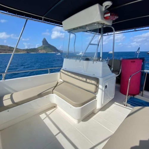 lancha-intrometida-noronha-9