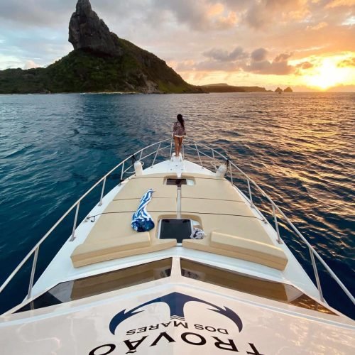 lancha-trovao-noronha-1