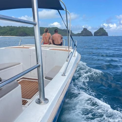 lancha-zoe-noronha-1